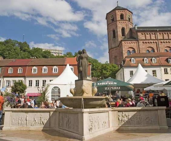Marktbrunnen-Homburg_front_magnific